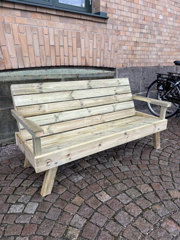 Ny bänk – Stigbänken